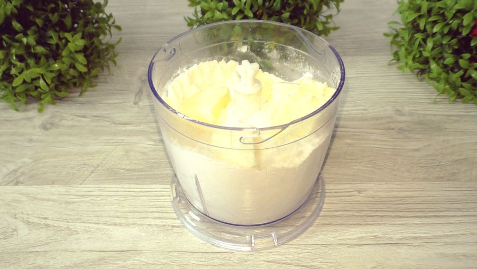 Нежный ягодный пирог на песочной основе