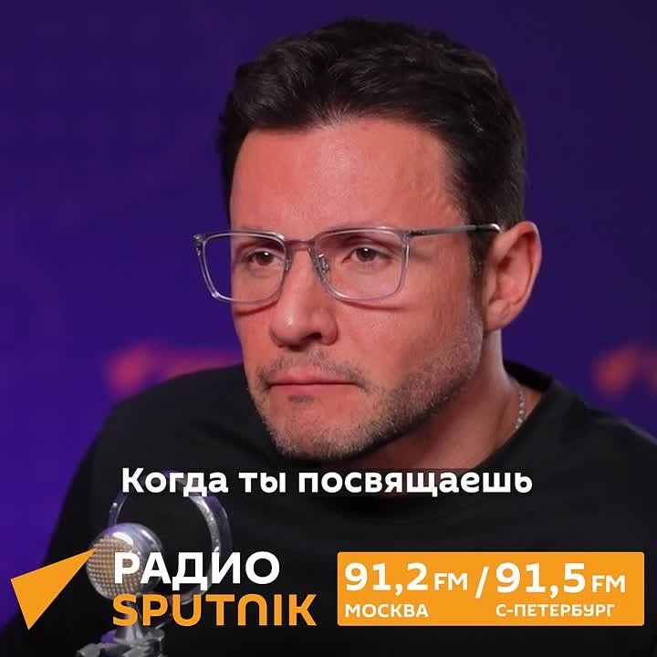    ,  ?        ?