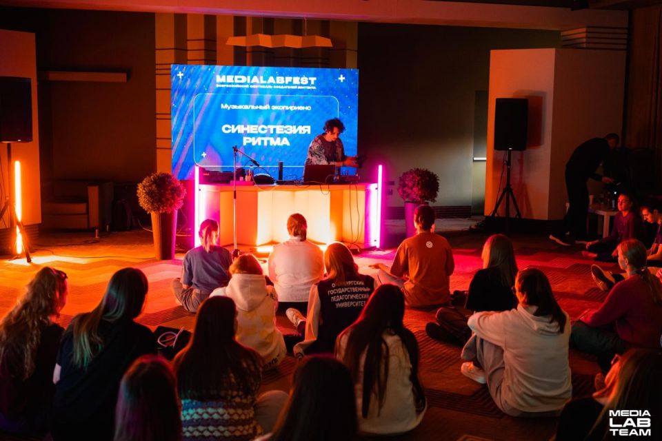  :       MEDIALABFEST  6  9 