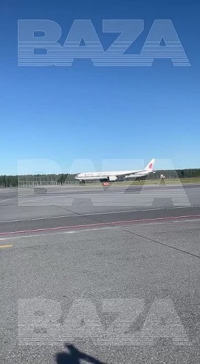 Boeing 777-39L(ER),   ,     -   