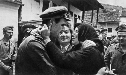  : 15  1944   3-                    ...