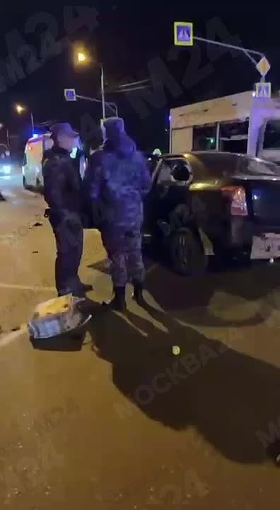 Человек погиб в ДТП на севере столицы, сообщает госавтоинспекция Москвы в telegram-канале
