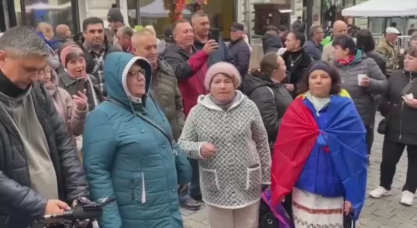 Молдавская диаспора в Москве пришла голосовать за парламент, готовый сотрудничать с Россией