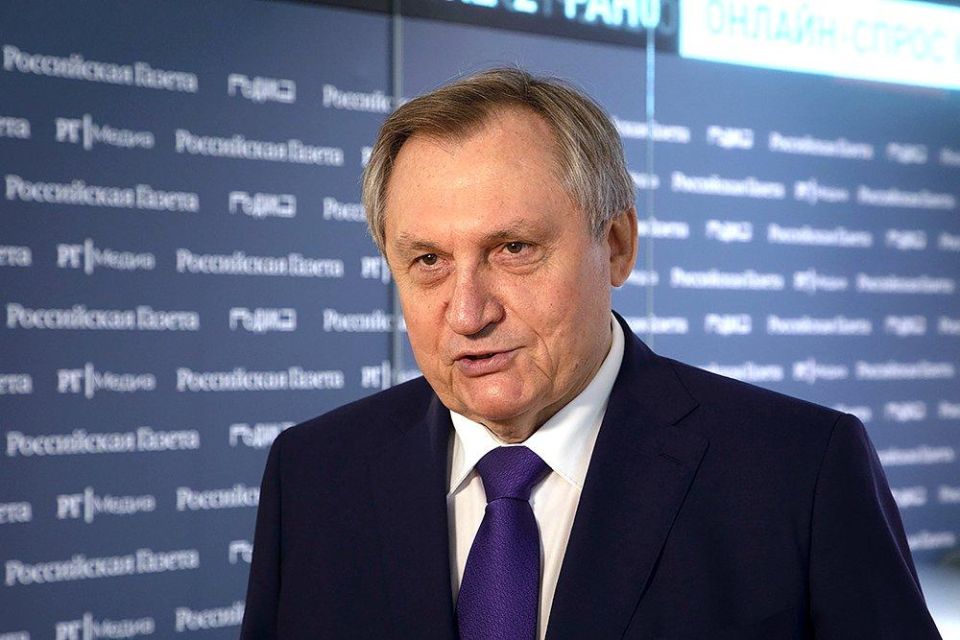 Россия и Вьетнам могут до конца года подписать межправсоглашение о строительстве первой вьетнамской АЭС, сообщил председатель комитета Госдумы по энергетике Николай Шульгинов журналистам "на полях" заседания комиссии по...