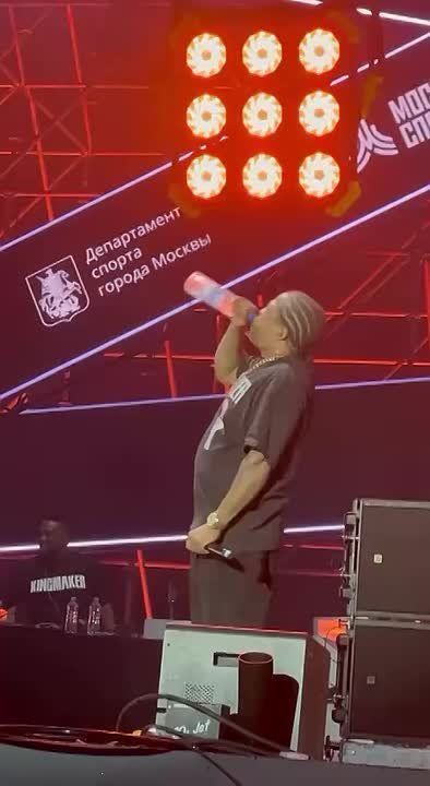  .   Xzibit             ,   ͻ    