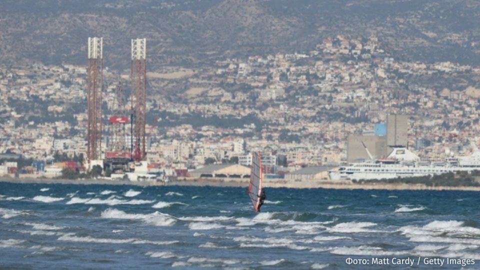 Консульства Кипра в РФ приостановили прием заявок на визу до 6 октября, сообщает Ассоциация туроператоров России со ссылкой на дипмиссию