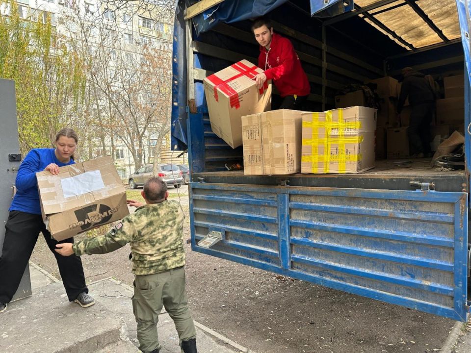 1 Волонтеры из Москвы доставили в Мариуполь гуманитарный груз