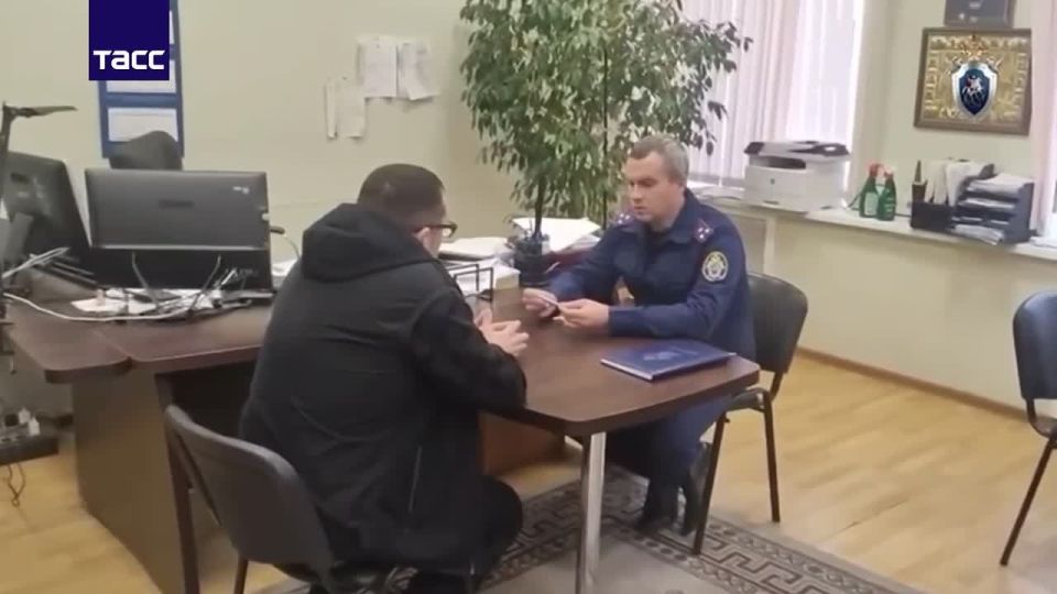               ,    