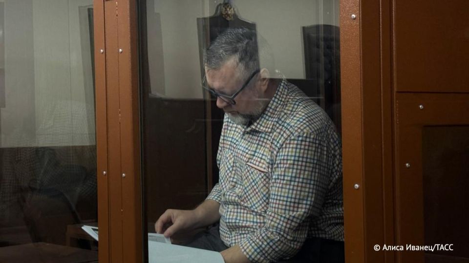 Суд Москвы закрыл заседание по избранию меры пресечения блогеру Николаю Камневу по делу о хищениях, сообщил корреспондент ТАСС
