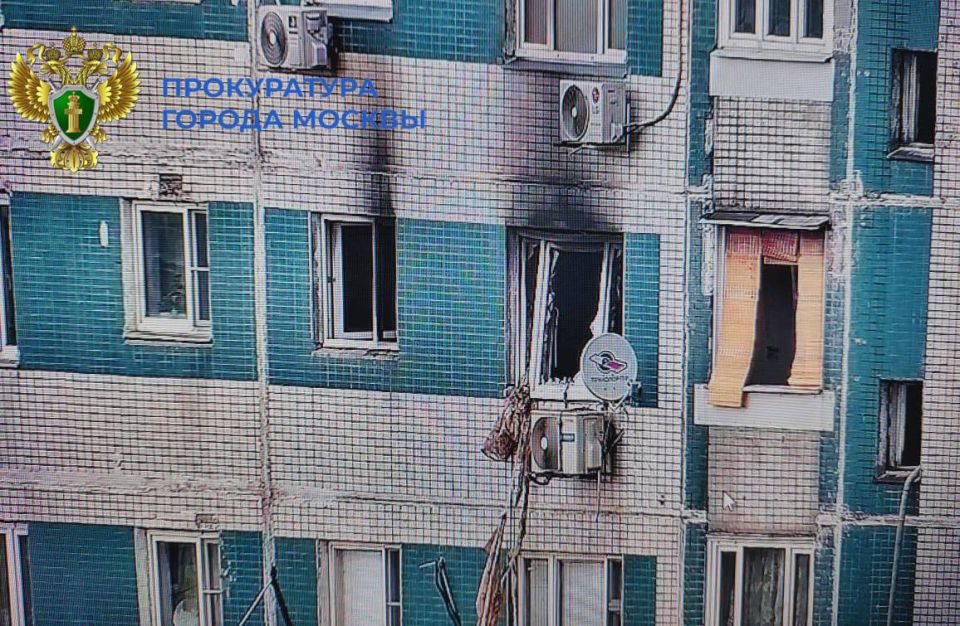 На севере Москвы 16-летняя девочка вызвала пожар в квартире, пытаясь вскрыть болгаркой сейф родителей