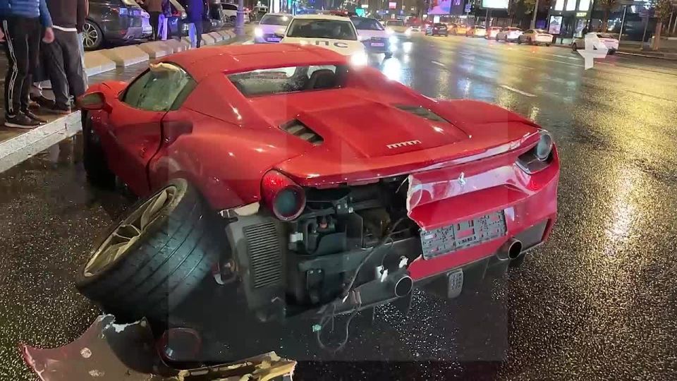  Ferrari    