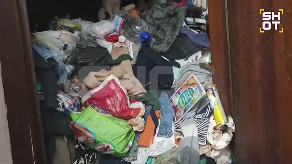 Москвичка накопила больше тонны мусора в трёхкомнатной квартире