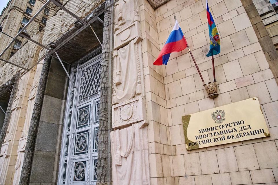 Министерство иностранных дел России призвало к мирному урегулированию внутриполитического кризиса на Мадагаскаре и порекомендовало гражданам России воздержаться от поездок в африканскую страну