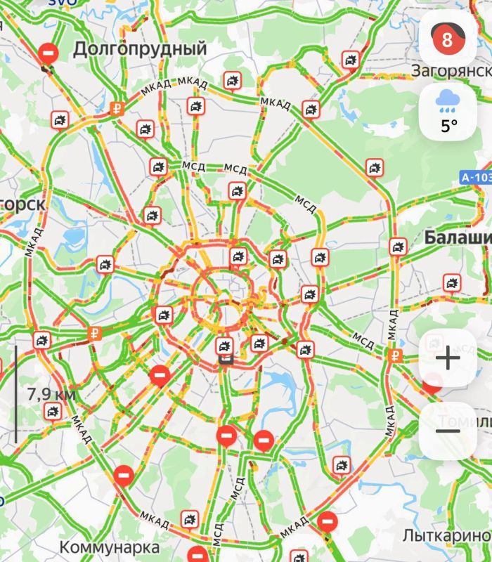 Сейчас в Москве очень плотно — пробки 8 баллов