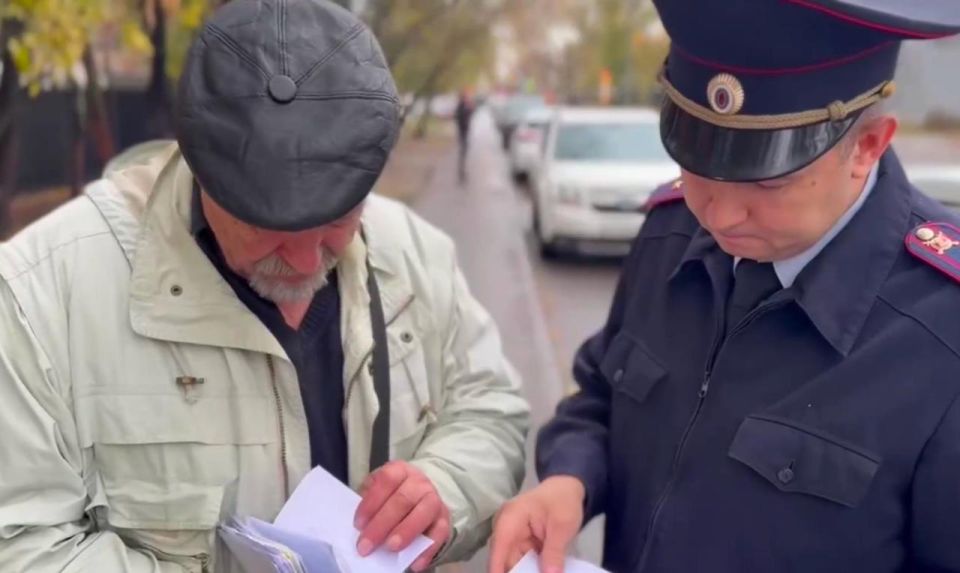 «Отбирают ВНЖ, пенсию блокируют»: как Латвия выгоняет русских