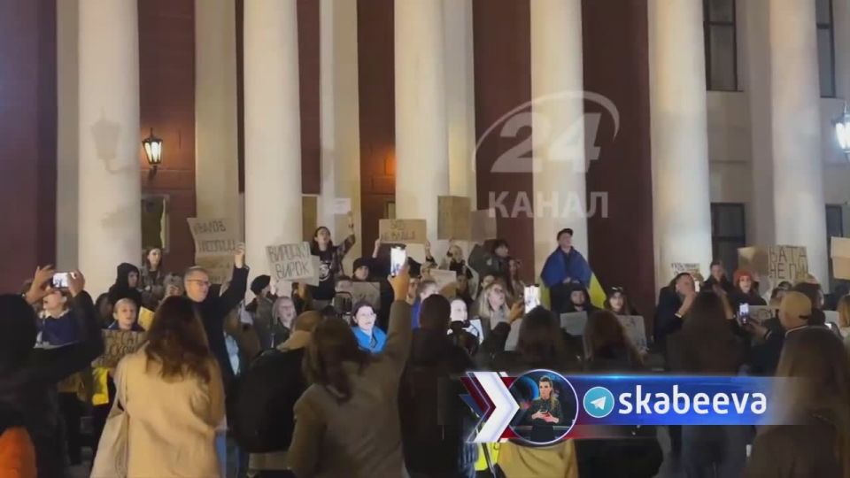 Банковая готовит Одессу к скачкам и майдану