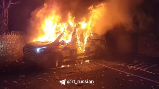 В Ирландии начались массовые беспорядки после сообщения о мигранте, изнасиловавшем 10-летнюю девочку