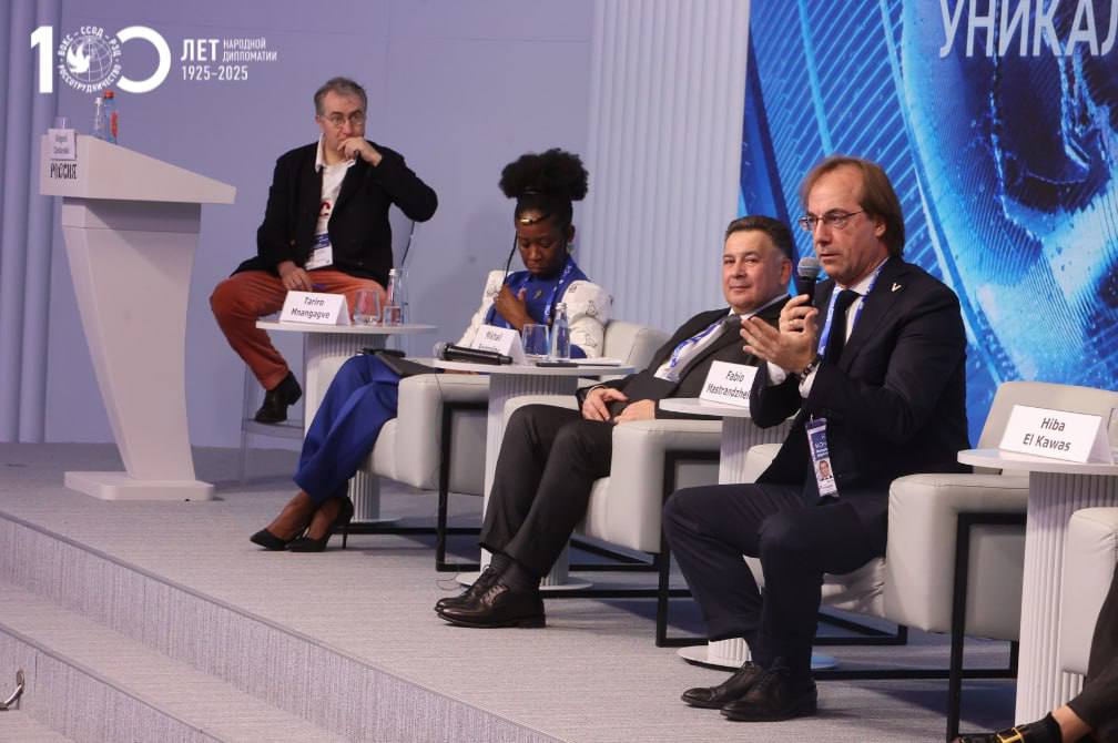 Будущее культурной дипломатии в условиях санкций обсудили в Москве Будущее культурной дипломатии в условиях санкций обсудили в Москве