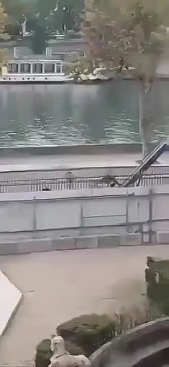 Во Франции задержаны двое подозреваемых в ограблении Лувра