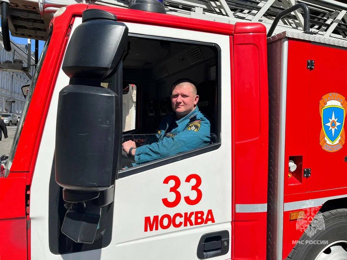 Оперативность и мастерство: в МЧС России служат несколько тысяч водителей Оперативность и мастерство: в МЧС России служат несколько тысяч водителей