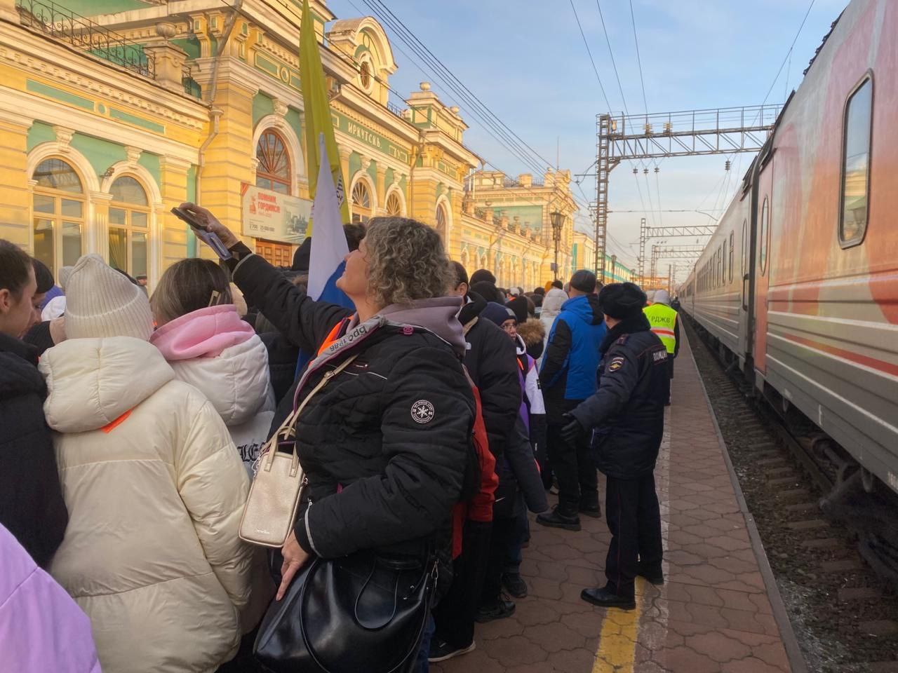 Транспортные полицейские проводят профилактические занятия с юными пассажирами агитпоезда «80 ЛЕТ ВЕЛИКОЙ ПОБЕДЫ. АРСЕНАЛ ПОБЕДЫ-КАЗАНЬ. ГОРОД-ГЕРОЙ МОСКВА-2025» Транспортные полицейские проводят профилактические занятия с юными пассажирами агитпоезда «80 ЛЕТ ВЕЛИКОЙ ПОБЕДЫ. АРСЕНАЛ ПОБЕДЫ-КАЗАНЬ. ГОРОД-ГЕРОЙ МОСКВА-2025»