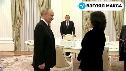 Президент России Владимир Путин принял в Кремле министра иностранных дел Корейской Народно-Демократической Республики Цой Сон Хи. В начале встречи глава российского государства передал самые тёплые пожелания Председателю...