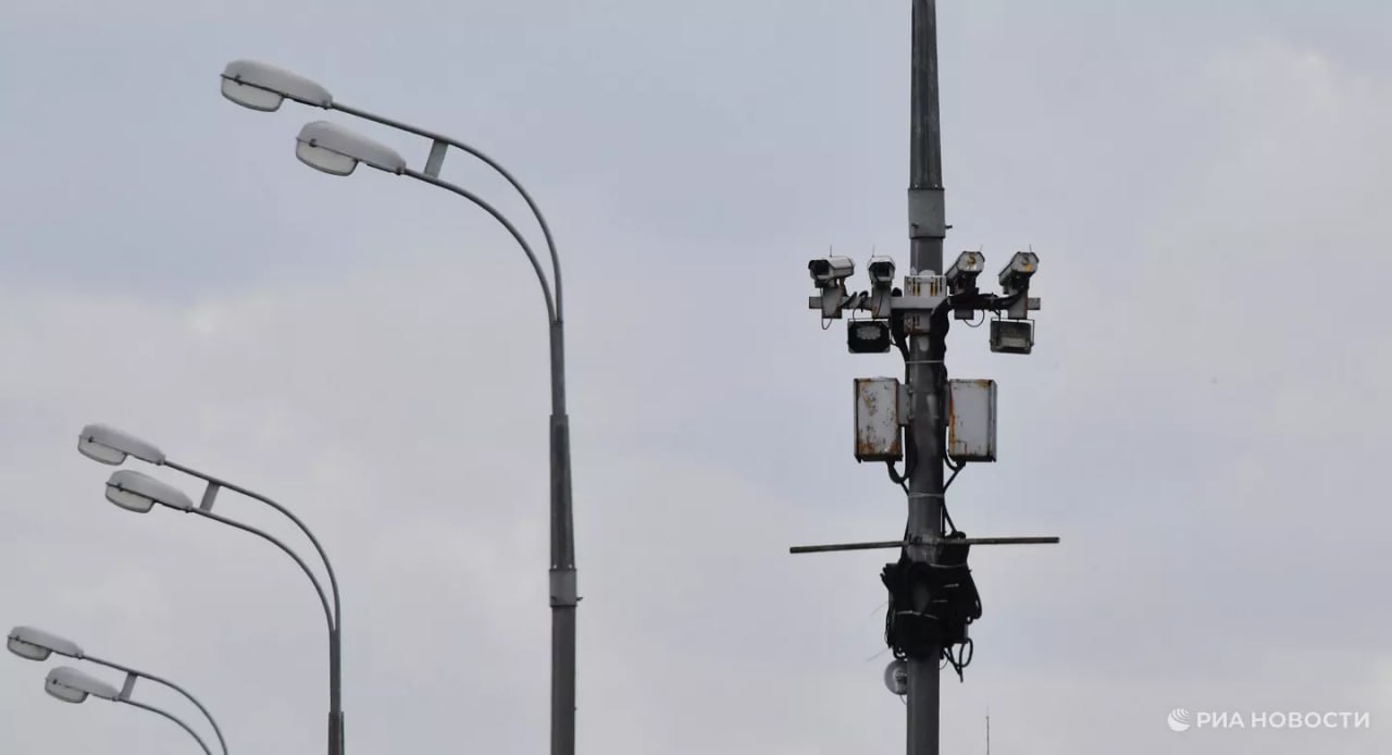 Москва к ноябрю запустит контроль наличия полисов ОСАГО через дорожные камеры, рассказал РИА Новости глава НСИС Николай Галушин