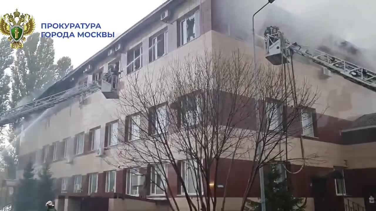 Люблинская межрайонная прокуратура взяла под контроль установление обстоятельств пожара на юго-востоке Москвы