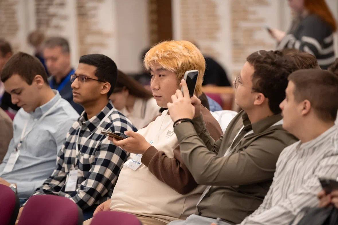 Министр науки и высшего образования Валерий Фальков поприветствовал участников Международного форума иностранных выпускников российских и советских вузов, который проходит в Москве а Музее Победы Министр науки и высшего образования Валерий Фальков поприветствовал участников Международного форума иностранных выпускников российских и советских вузов, который проходит в Москве а Музее Победы