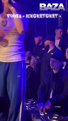 «Жизнь ворам!»* — выкрикнул рэпер ICEGERGERT на концерте в Москве и запил эти слова водкой