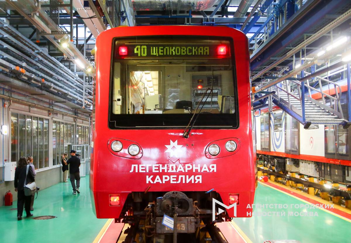 В московском метро запустили тематический поезд, посвящённый Республике Карелия В московском метро запустили тематический поезд, посвящённый Республике Карелия