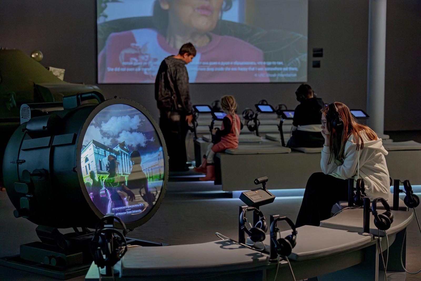 Получать знания можно не только в школах, но и в музеях! Для московских школьников организовывают уроки более чем на 40 культурных площадках, в том числе на трех новых: Получать знания можно не только в школах, но и в музеях! Для московских школьников организовывают уроки более чем на 40 культурных площадках, в том числе на трех новых: