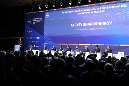 Алексей Шапошников: На пленарной сессии «Стратегии развития умных городов: управление инфраструктурой» выступил с докладом о законодательных аспектах цифровой трансформации мегаполисов и важности межпарламентского...