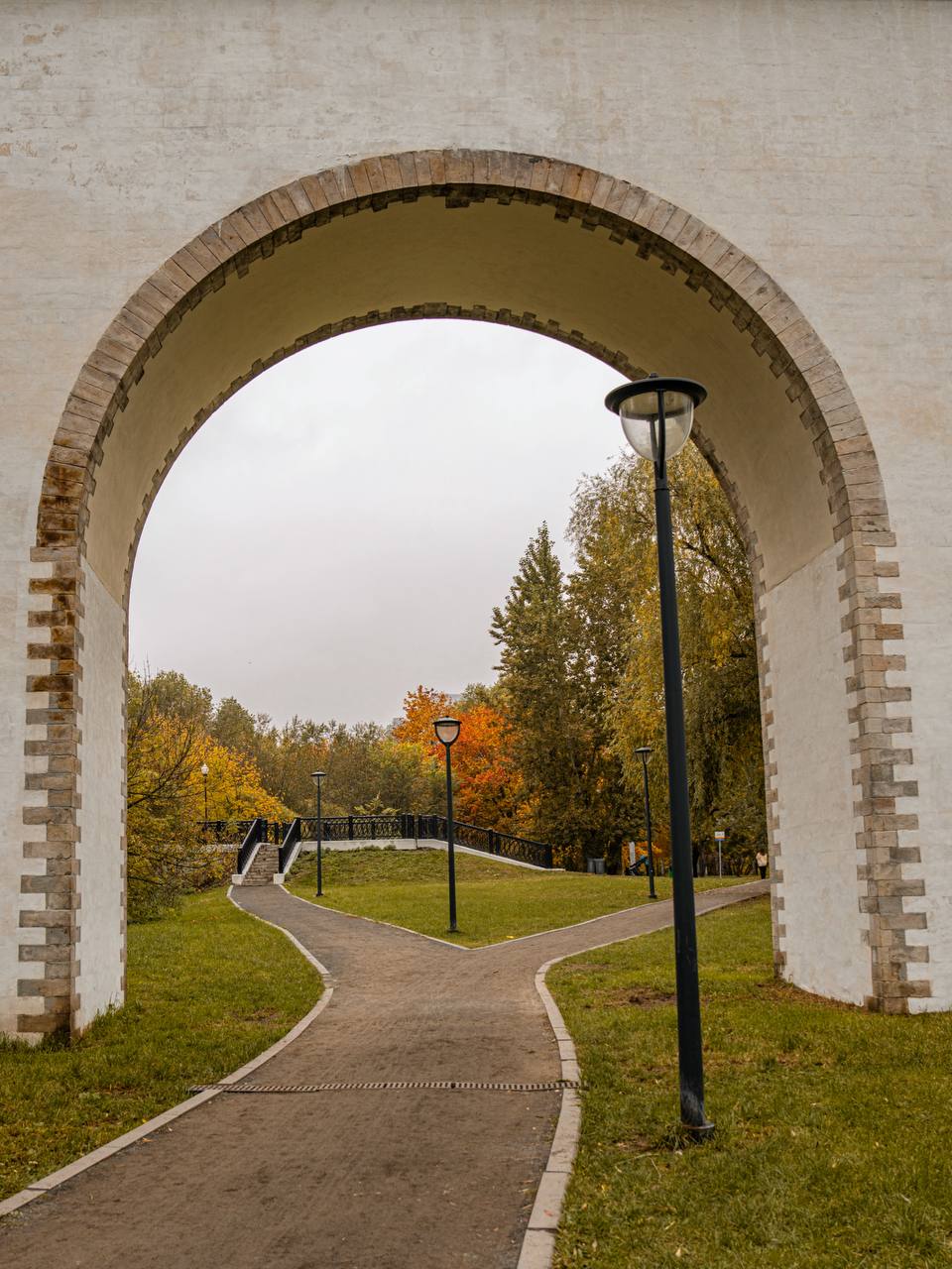 На моих фото Ростокинский акведук этой осенью На моих фото Ростокинский акведук этой осенью