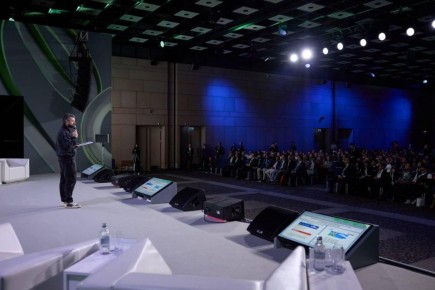 В Москве завершился третий международный форум «Диалог о фейках 3.0», который собрал около 4 тысяч гостей из 80 стран мира, а также 200 представителей СМИ