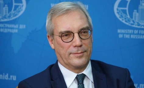 Западная Европа готовится к военному столкновению с Россией, там «наслаждаются атмосферой военного психоза», заявил РБК замминистра иностранных дел Александр Грушко