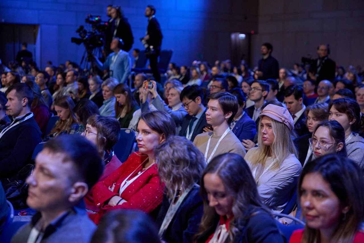 Неизвестные попытались сорвать проходящий в Москве «Диалог о фейках 3.0» Неизвестные попытались сорвать проходящий в Москве «Диалог о фейках 3.0»