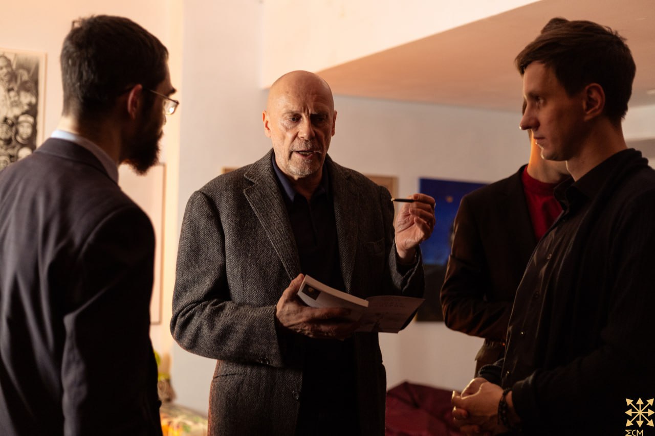 21 октября в ЕСМ-Москва прошла открытая встреча с французским публицистом, политологом, борцом с западным глобализмом Аленом Соралем 21 октября в ЕСМ-Москва прошла открытая встреча с французским публицистом, политологом, борцом с западным глобализмом Аленом Соралем