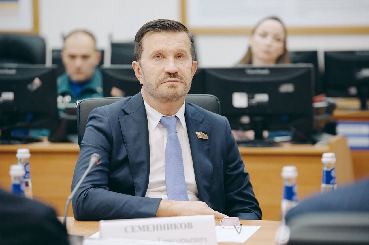 Руководитель фракции партии «Единая Россия», председатель комиссии МГД по безопасности, законодательству и регламенту Александр Семенников принял участие в расширенном заседании комиссии Общественной палаты Москвы по... Руководитель фракции партии «Единая Россия», председатель комиссии МГД по безопасности, законодательству и регламенту Александр Семенников принял участие в расширенном заседании комиссии Общественной палаты Москвы по...