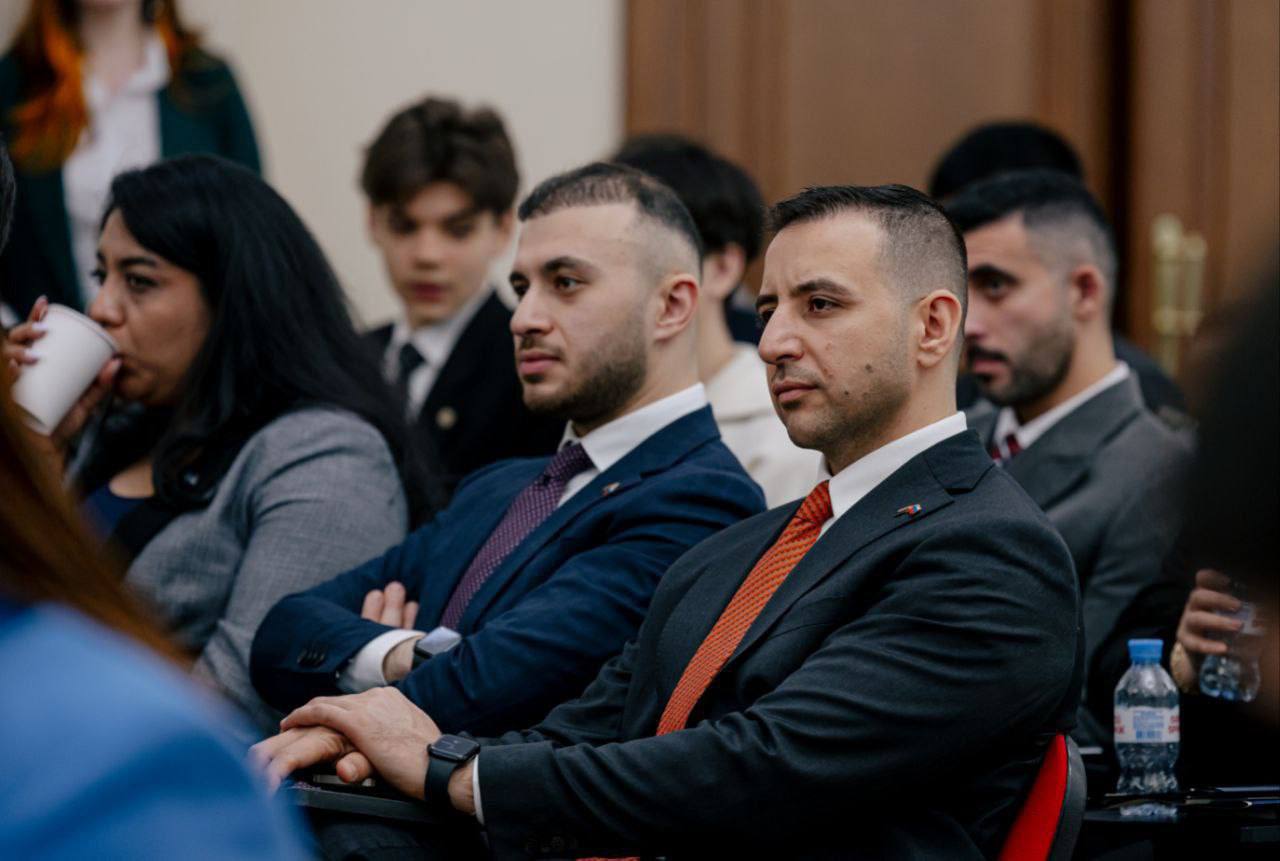 23-28 октября Совет молодых дипломатов МИД России провел «на полях» Международного форума сотрудничества, посвященного 100-летию народной дипломатии VIII Глобальный форум молодых дипломатов, собравший более 130 делегатов из... 23-28 октября Совет молодых дипломатов МИД России провел «на полях» Международного форума сотрудничества, посвященного 100-летию народной дипломатии VIII Глобальный форум молодых дипломатов, собравший более 130 делегатов из...