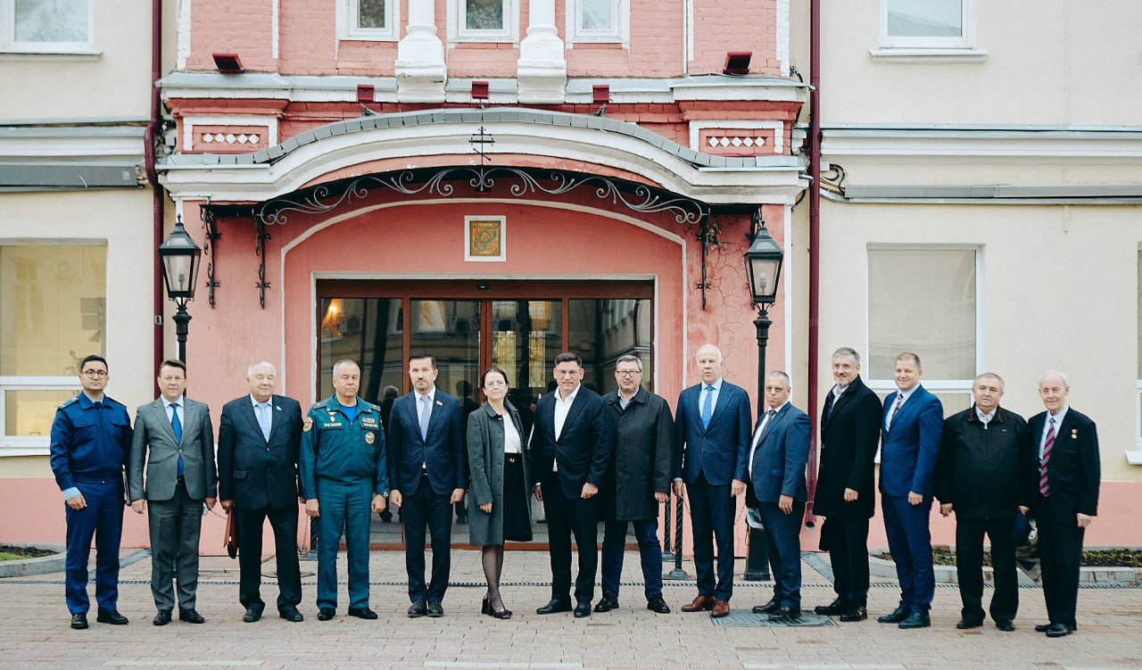 Руководитель фракции партии «Единая Россия», председатель комиссии МГД по безопасности, законодательству и регламенту Александр Семенников принял участие в расширенном заседании комиссии Общественной палаты Москвы по...