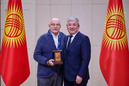 Ольга Любимова: Встретилась с Председателем Кабинета министров – руководителем Администрации Президента Кыргызстана Адылбеком Касымалиевым, а также с его заместителем Эдилем Байсаловым