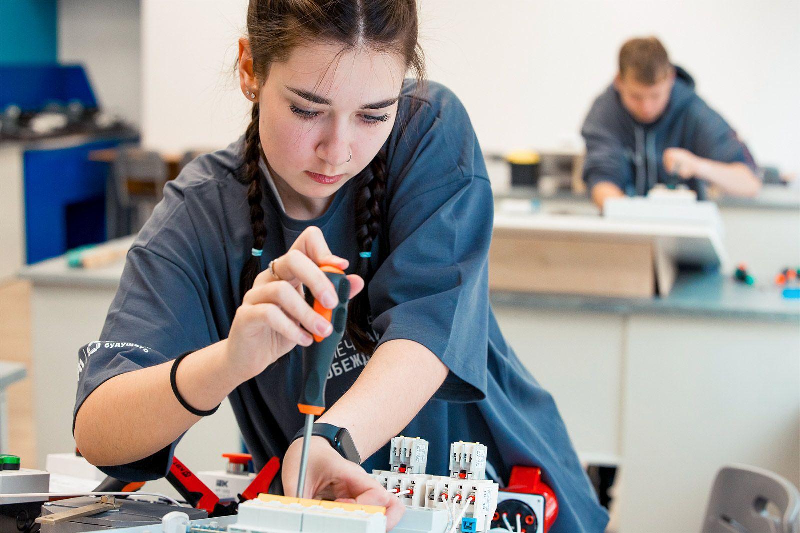 Крупнейший инклюзивный чемпионат страны «Абилимпикс» проходит в столице до 2 ноября Крупнейший инклюзивный чемпионат страны «Абилимпикс» проходит в столице до 2 ноября