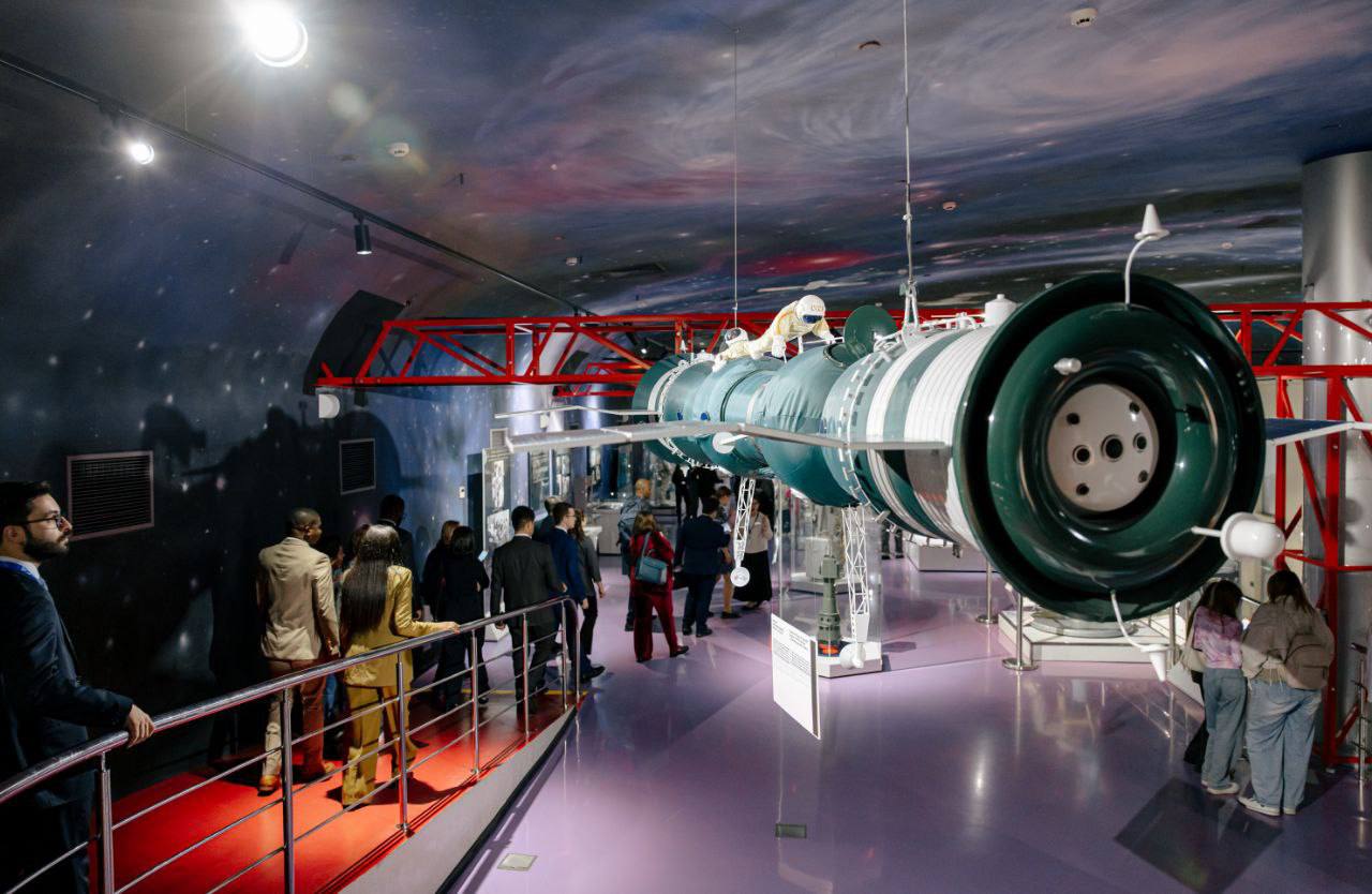 23-28 октября Совет молодых дипломатов МИД России провел «на полях» Международного форума сотрудничества, посвященного 100-летию народной дипломатии VIII Глобальный форум молодых дипломатов, собравший более 130 делегатов из... 23-28 октября Совет молодых дипломатов МИД России провел «на полях» Международного форума сотрудничества, посвященного 100-летию народной дипломатии VIII Глобальный форум молодых дипломатов, собравший более 130 делегатов из...