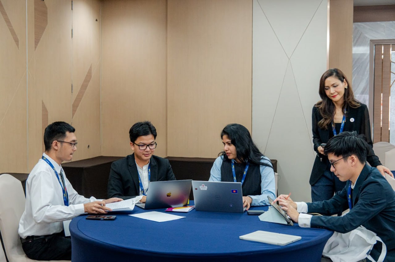 27-30 октября в г. Бангкоке (Таиланд) прошла международная научно-образовательная программа «Азиатский диалог — 2025», организованная Фондом Горчакова совместно с Университетом Синакхаринвирот и Центром АСЕАН при МГИМО 27-30 октября в г. Бангкоке (Таиланд) прошла международная научно-образовательная программа «Азиатский диалог — 2025», организованная Фондом Горчакова совместно с Университетом Синакхаринвирот и Центром АСЕАН при МГИМО