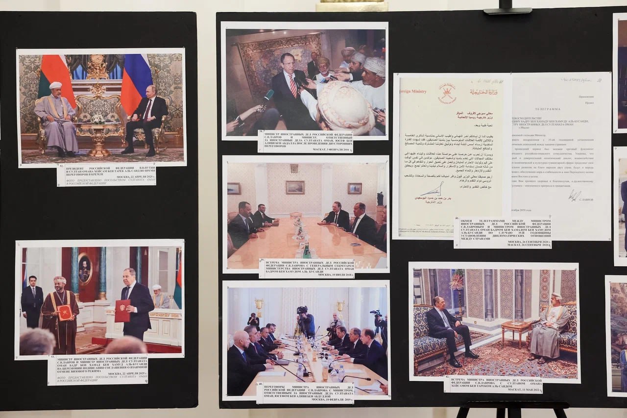 30 октября заместитель Министра иностранных дел Российской Федерации С.В.Вершинин принял участие в церемонии открытия выставки в Большом особняке МИД России, посвящённой 40-летию установления дипломатических отношений между... 30 октября заместитель Министра иностранных дел Российской Федерации С.В.Вершинин принял участие в церемонии открытия выставки в Большом особняке МИД России, посвящённой 40-летию установления дипломатических отношений между...