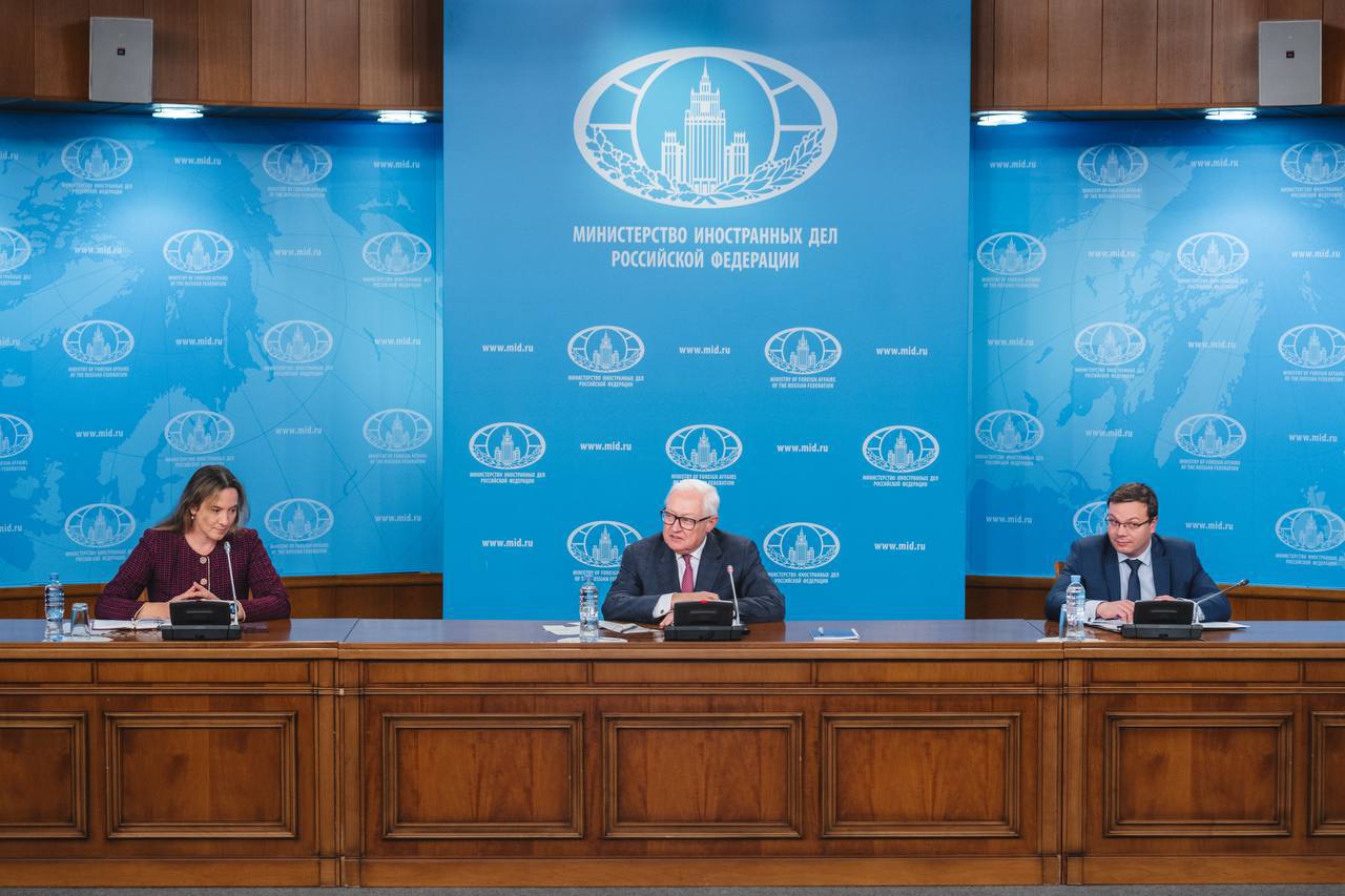 Cергей Рябков встретился с участниками Международной школы БРИКС: Новое поколение Cергей Рябков встретился с участниками Международной школы БРИКС: Новое поколение