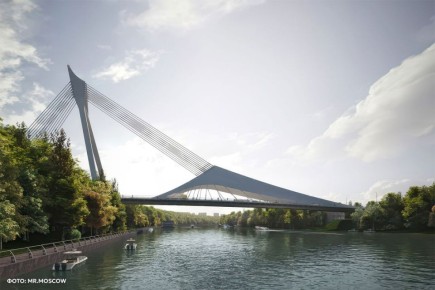 Две секции пролёта строящегося моста-паруса установили в Москве