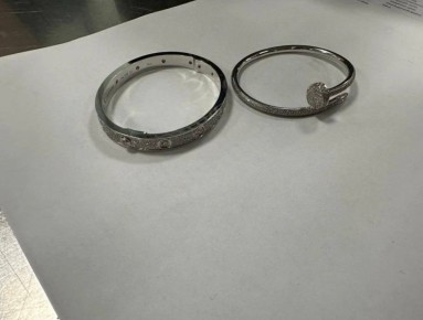 Носочки и Cartier на 2,4 миллиона