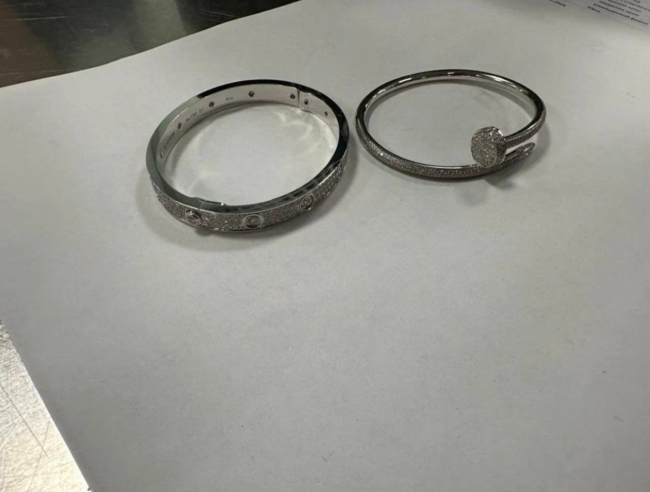 Носочки и Cartier на 2,4 миллиона